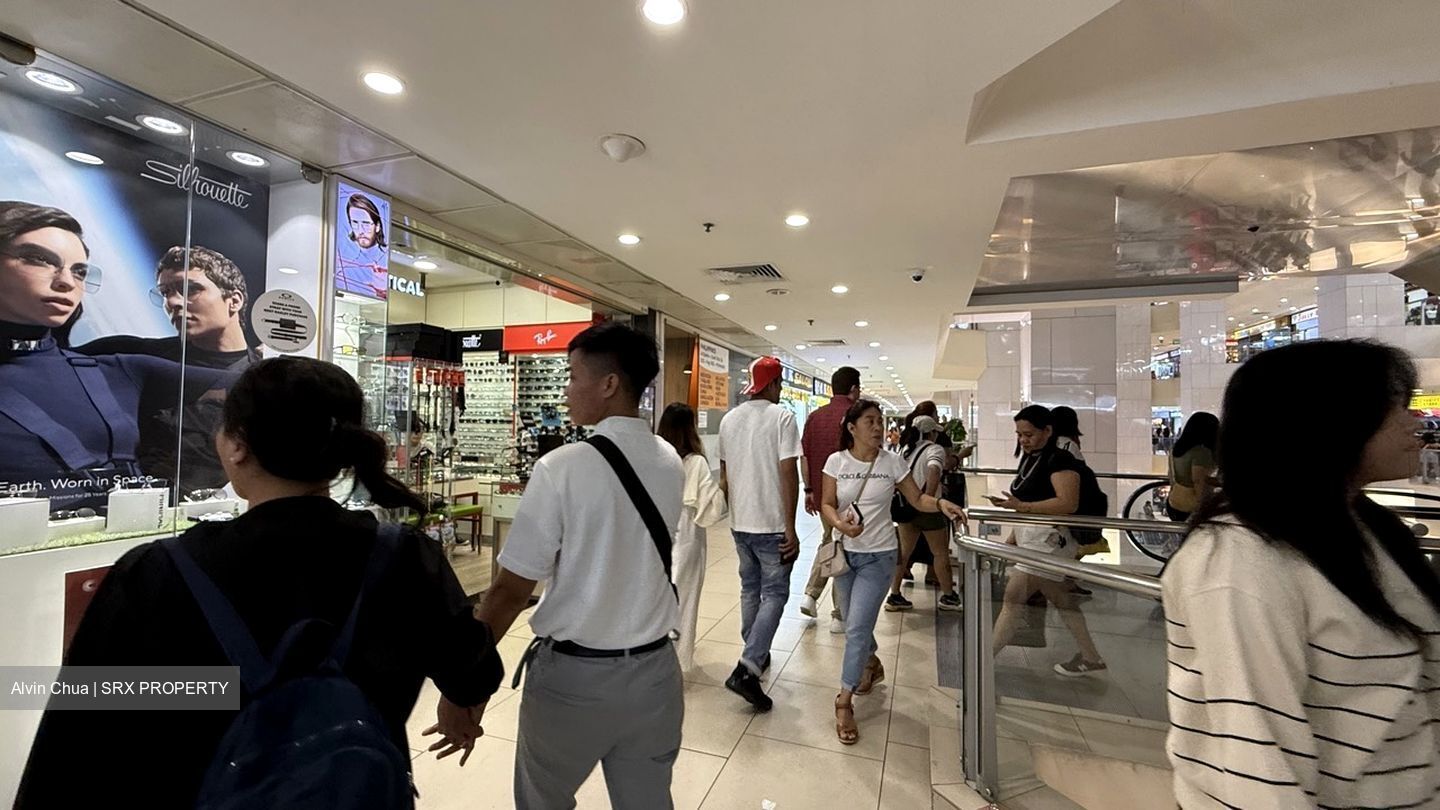 Lucky Plaza (D9), Retail #480160841